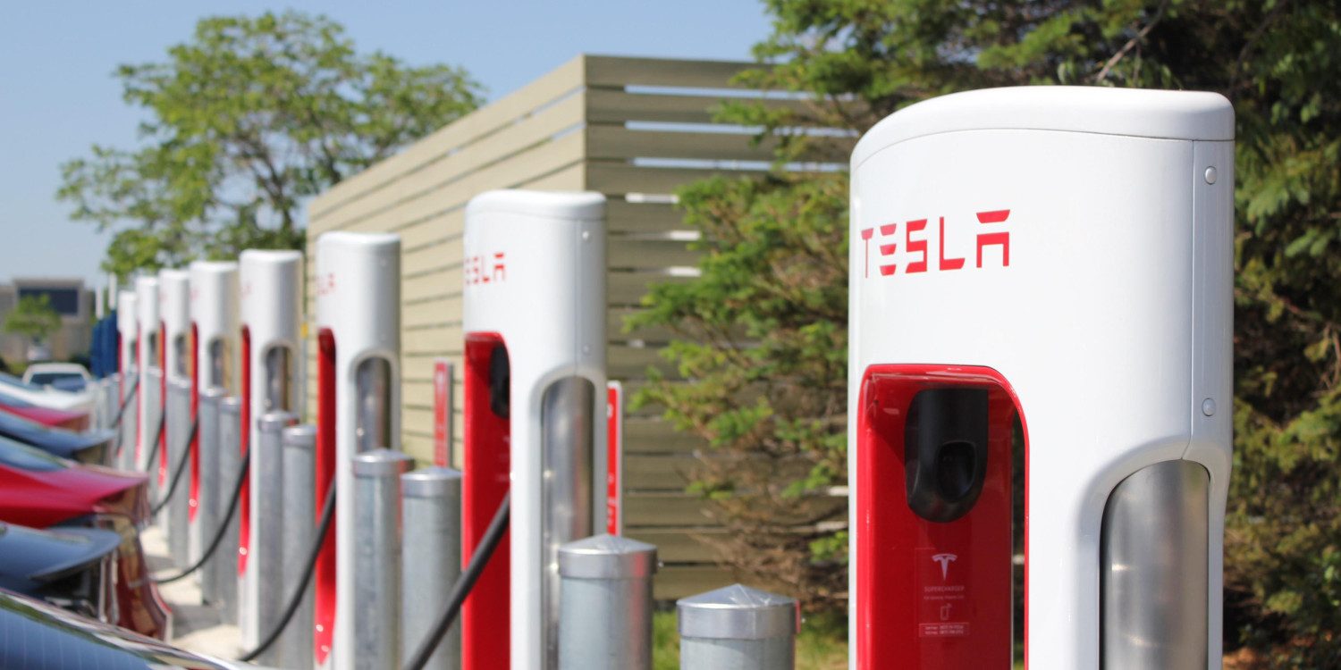 Tesla introduces $0.40/minute idle fee for Superchargers to incentivise owners to move when charging is over
