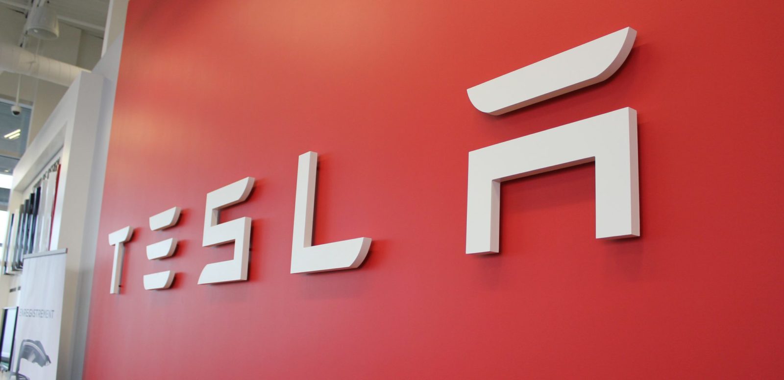 Tesla discloses that Chinese holding firm Tencent acquired a total 5% stake in the company