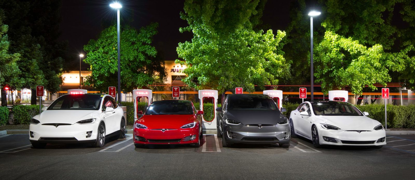 Tesla is expanding its insurance program to the US and Canada
