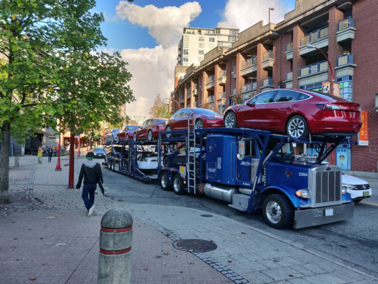 Tesla Delivers 900 Model 3s to Vancouver This Week